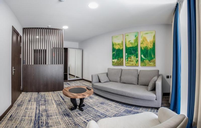 Avenue Park Hotel Yusufkhona Luaran gambar