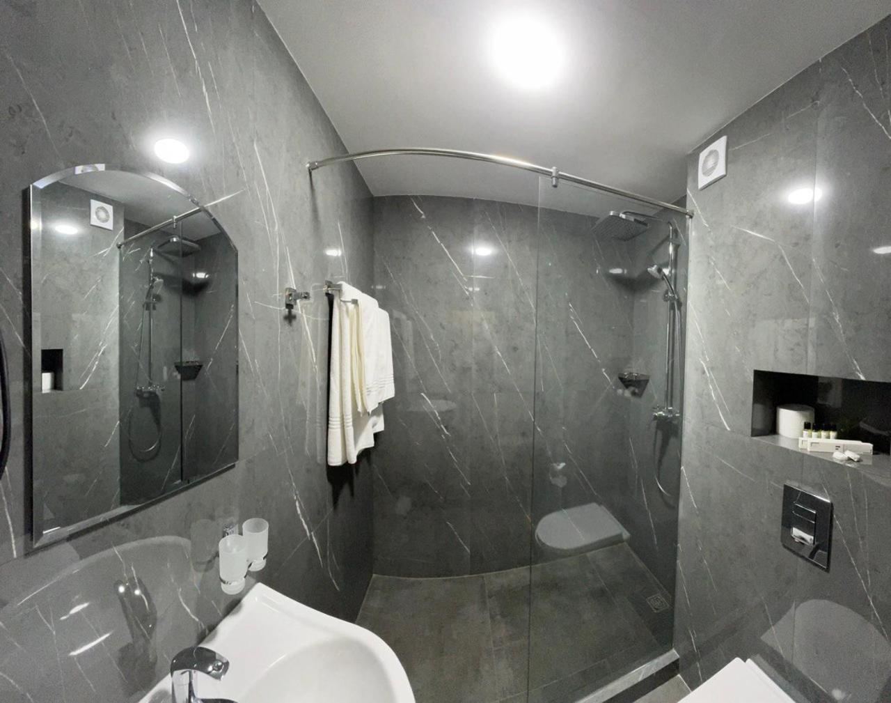 Avenue Park Hotel Yusufkhona Luaran gambar